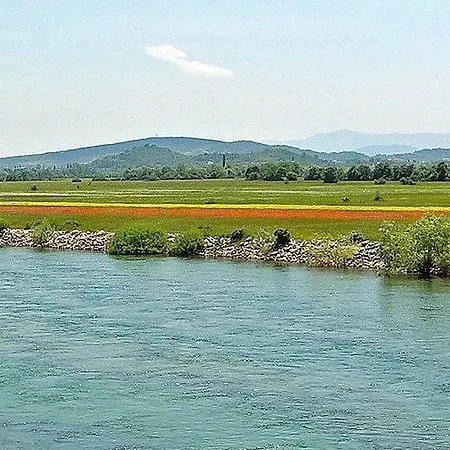 Konukevi Blue Frog Hrvace